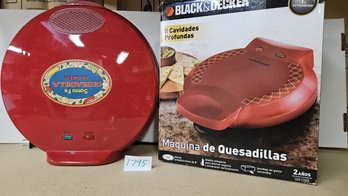 Black And Decker Quesadilla Maker (new Inbox) And Santa Fe Quesadilla Maker By Salton (used)