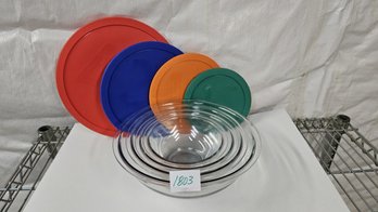 Nice Set Four Genuine Pyrex Stacking Mixing Bowls With Tight Seal Plastic Lids