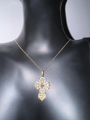 14K SOLID YELLOW GOLD GORGEOUS PATTERN CROSS NECKLACE