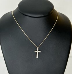 BEAUTIFUL 14K GOLD DIAMOND CROSS NECKLACE