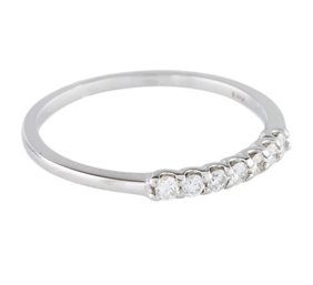 STUNNING 14K WHITE GOLD DIAMOND RING