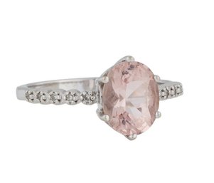 GORGEOUS MORGANITE AND DIAMOND RING