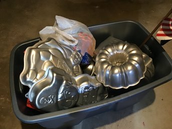 Large Tub Of Bakeware Cake And Cookie Molds