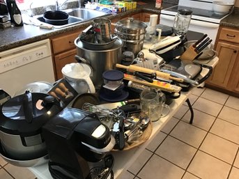 Large Lot Of Kitchen And Bakeware