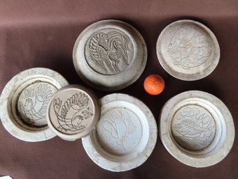 Walter Addison, New York, 1914-1982. Grouping Of 5 Plaster Plate Molds And 1 Finished Plate From One Of The Af