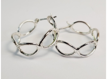 *Unique....Pretty  Silver Tone  Hoop Earrings