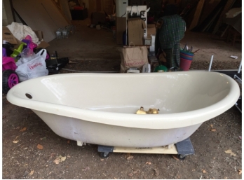 Cast Iron Bathtub With Brass Hardware