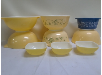 Mixed Pyrex Lot - Nine Pieces