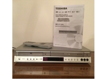 Toshiba DVD Player And Video Cassette Recorder