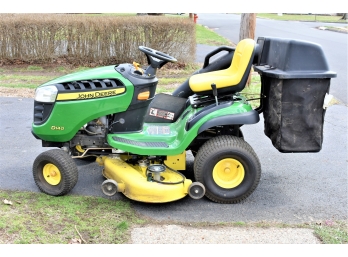 John Deere 100 Series Ride On Mower (low Hours)