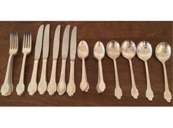 International Silverplate Flatware Set - 30 Pieces