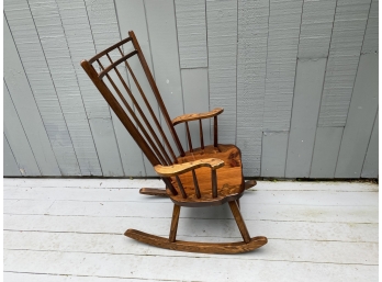 Vintage Pioneer Furniture Company Vermont Windsor Style Rocker