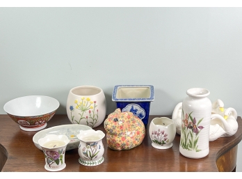 GROUPING of CONTEMPORARY CERAMICS