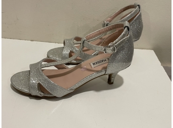 Steve Madden Princess Heels Size 2