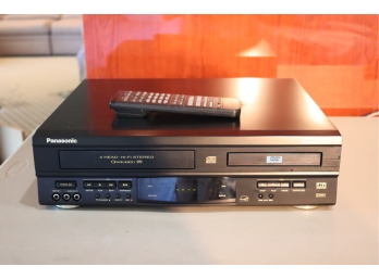 Panasonic PV-D4732 DVD/Vcr Combo Player 4-Head  With Remote