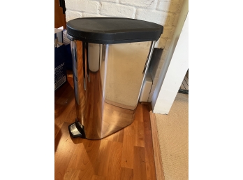 K: Stainless & Black Flip Top Kitchen Trash Can