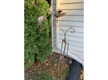 Metal Outdoor Kinetic Magpie Bird Sculpture