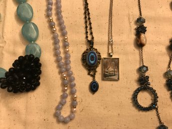 401 - Costume Jewelry Necklace Lot