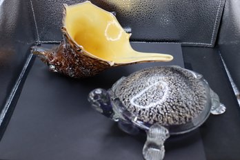 36- Turtle  And Cornucopia Art Glass