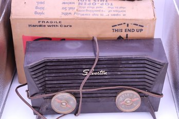 135 Silvertone Radio In Original Box