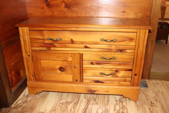 6-Bench Made Chest