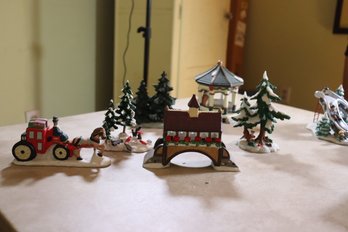 61-christmas Village With Multiple Pieces