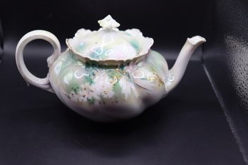 111 - RS Prussia Tea Pot