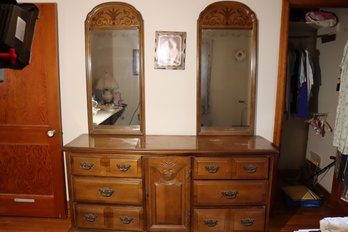 67 - Bassett Furniture Chest With Mirrors