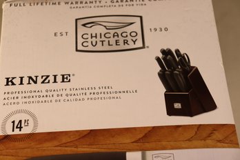 206- Chicago Cutlery Knife Set