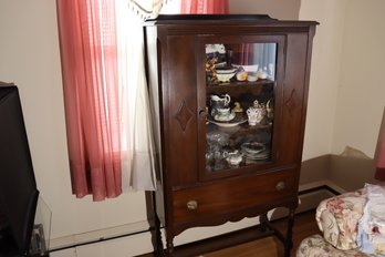 385 China Closet With Contents