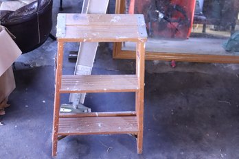444 Wooden Step Stool