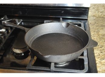 Cast Iron Fry Pan-137