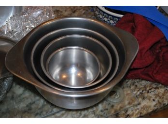 4 Graduated Stainless Steel Mixing Bowls-139