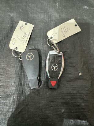 2 Mercedes Benz Car Keys