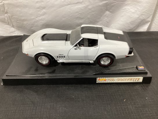 Hot Wheels 1969 Corvette ZL1 White Diecast 1:18