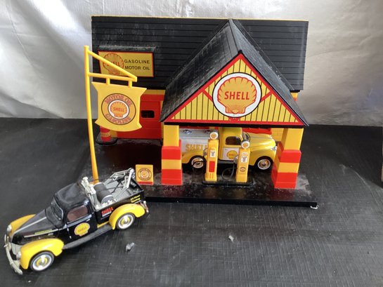 Golden Wheel Shell Service Station Gas Pump 1:32 Scale Diorama