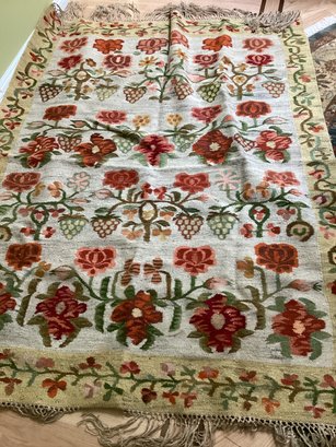 Hand Mad Rug With Fringes - Beautiful