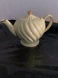 Vintage Sadler Teapot.  Classic Swirl Gold And Cream Teapot 1930