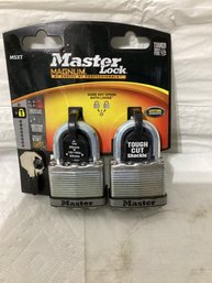 M5XT Laminated Padlock By Master Lock