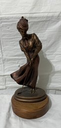 Austin Sculpture Woman Playing Golf