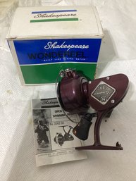 Vintage Shakespeare 2062 Spinning Fishing Reel