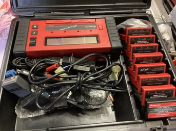 Snap-On Diagnostics MT2500 Scanner With Attachments And Case