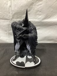 Batman Black And White Statue Kelley Jones  3686/4000