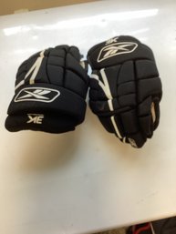 Black Hockey Gloves 10'