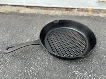 Cast Iron Pan With Ridges