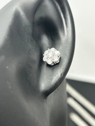 Earrings Flower 2,5mm