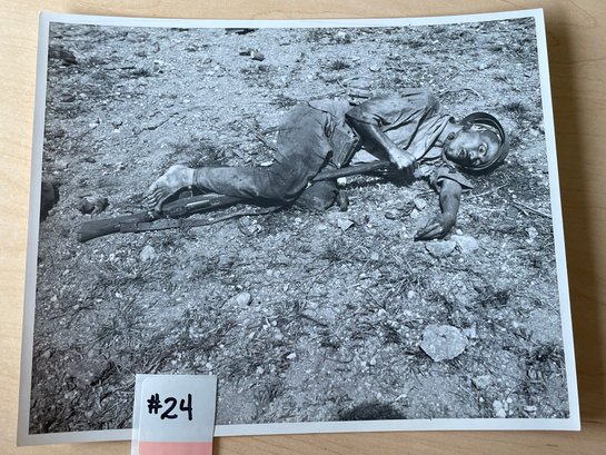 'DEATH RATHER THAN DISHONOR' Japanese Soldier Hari-Kari Death Photo - Original WWII