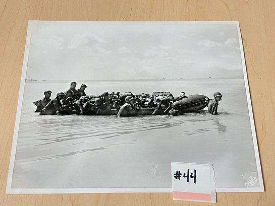 'WOUNDED AT TARAWA' Original WWII Press Photo - Pacific Theater Marines