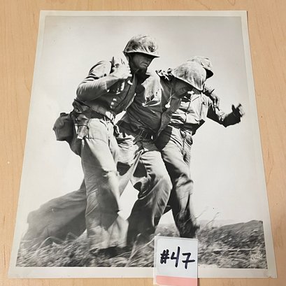 'OUT BUT NOT DOWN' Iwo Jima U.S. Marines Original Press Photo WWII Pacific Theater