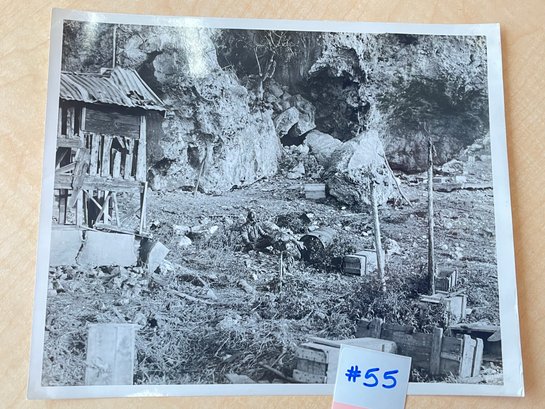 'LIFE OR DEATH' WWII Original Press Photo - Marine Shooting A Japanese Soldier